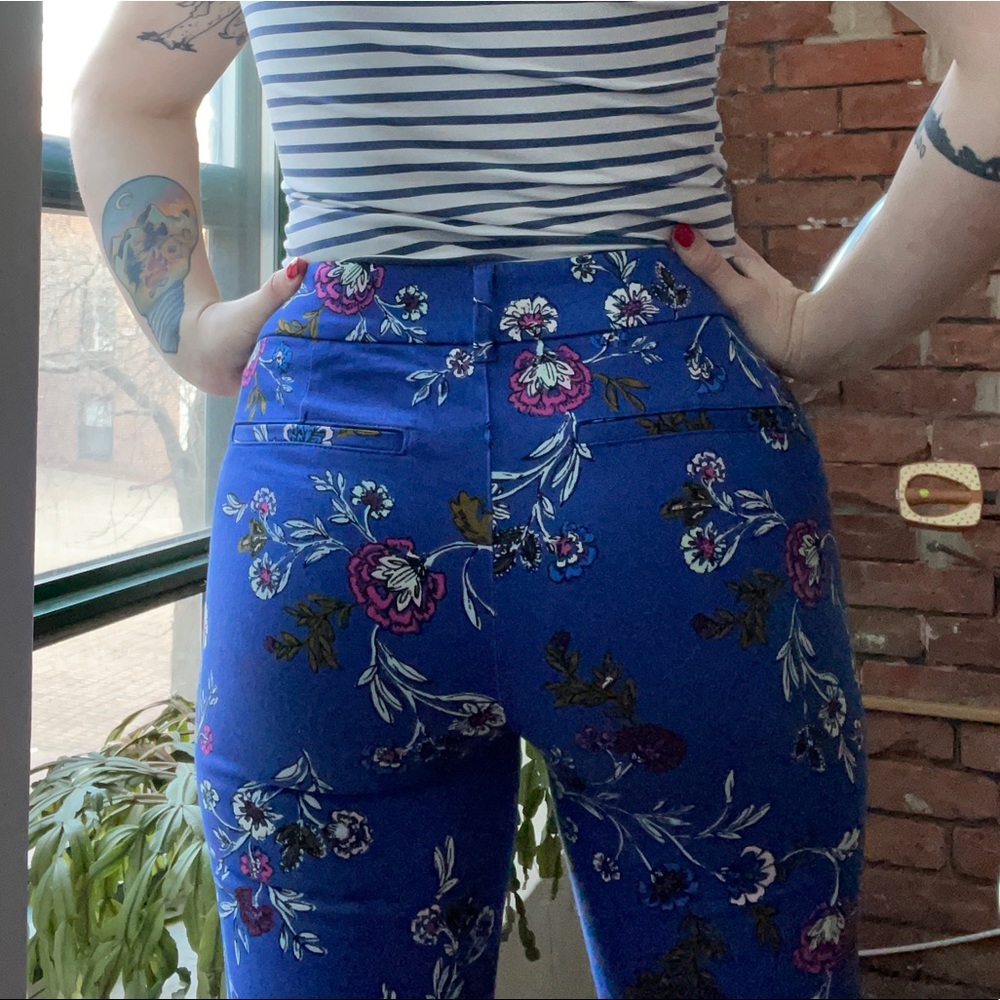 Old Navy Blue Flower Print, Cropped, Mid-Rise Pixie Dress Pants